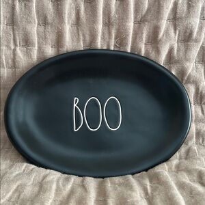NWOT Rae Dunn LL Artisan Collection Kitchen Halloween Black “Boo” Oval Plate